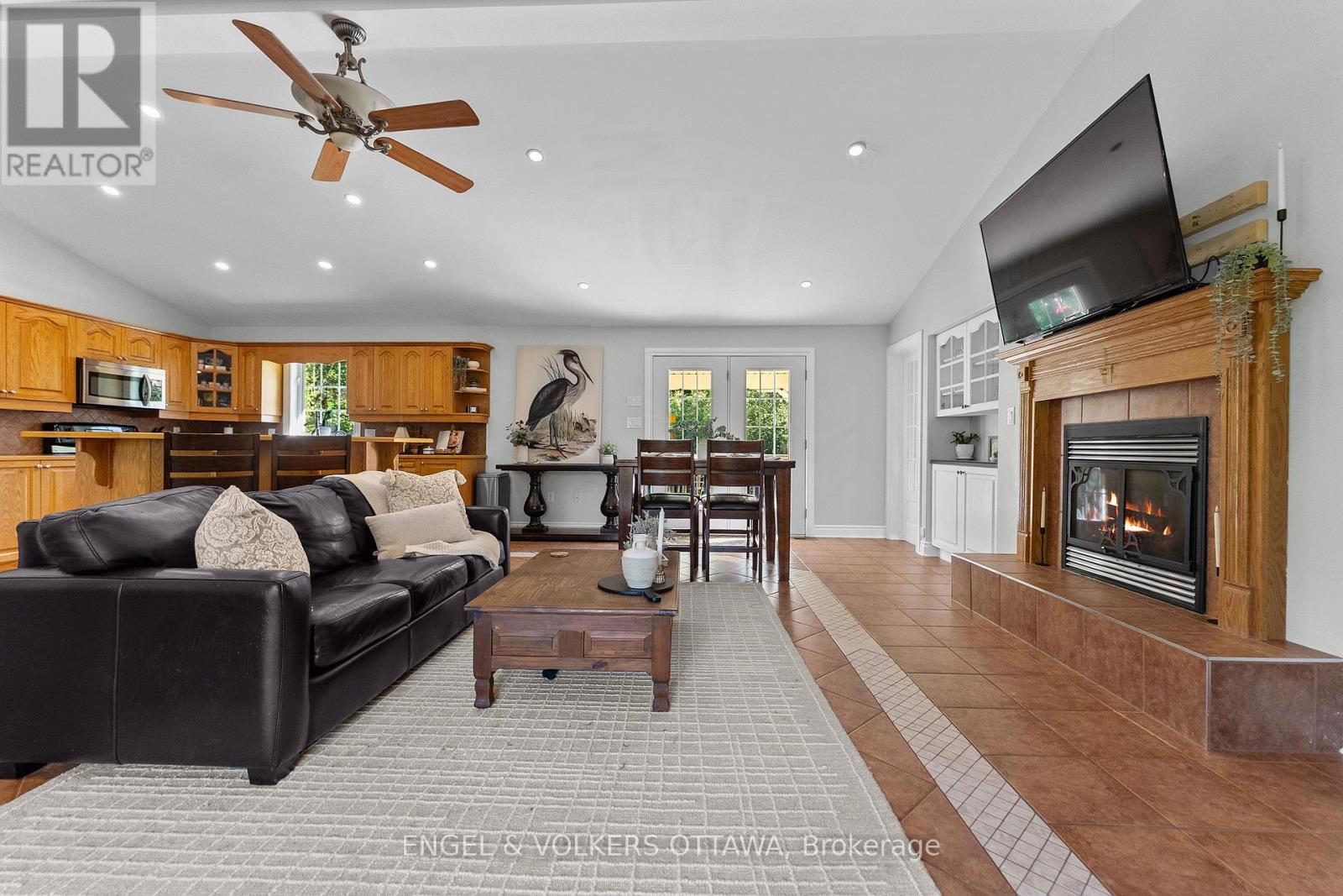 7005 MILLAR ROAD - 13