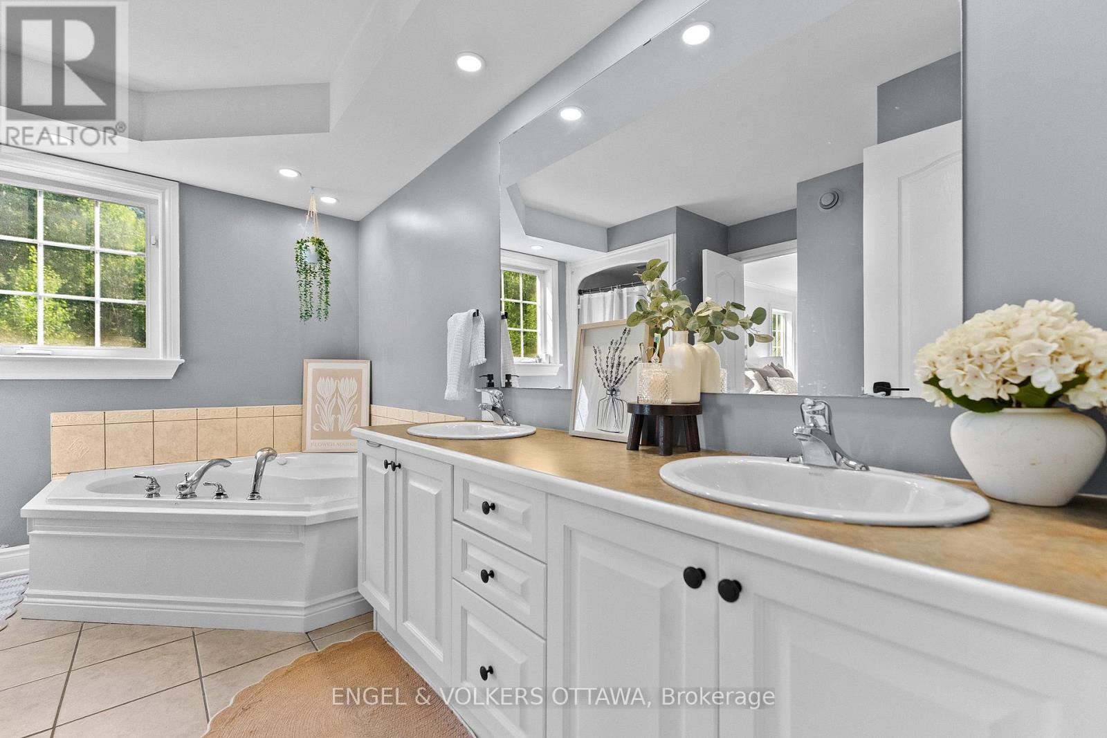 7005 MILLAR ROAD - 21