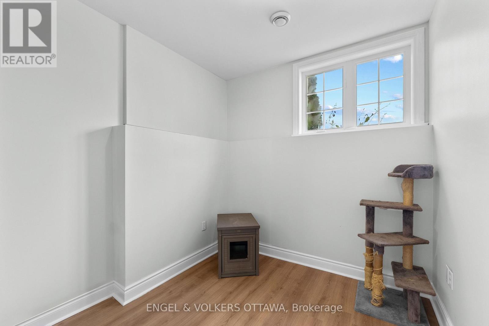 7005 MILLAR ROAD - 27