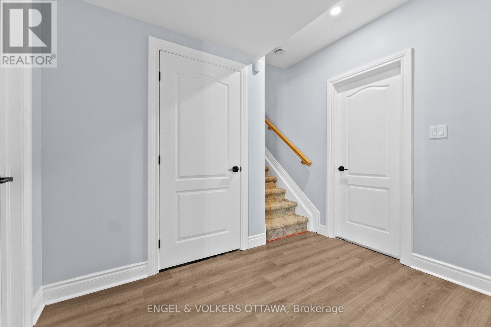 7005 MILLAR ROAD - 28
