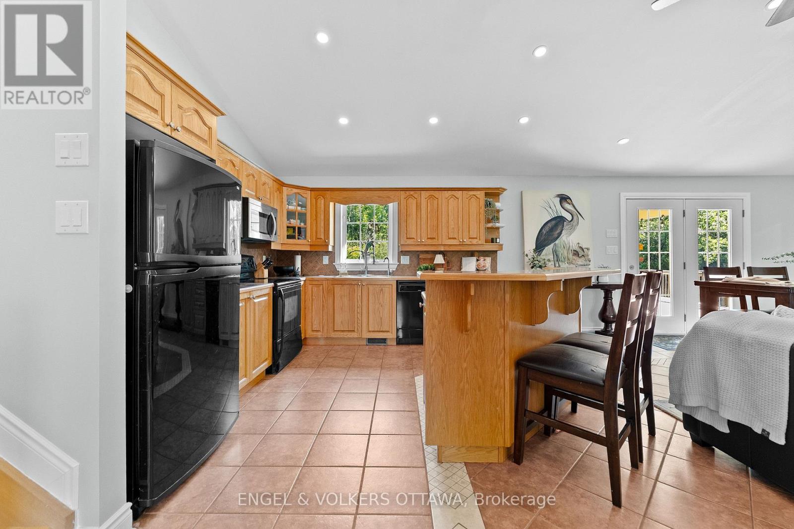 7005 MILLAR ROAD - 5
