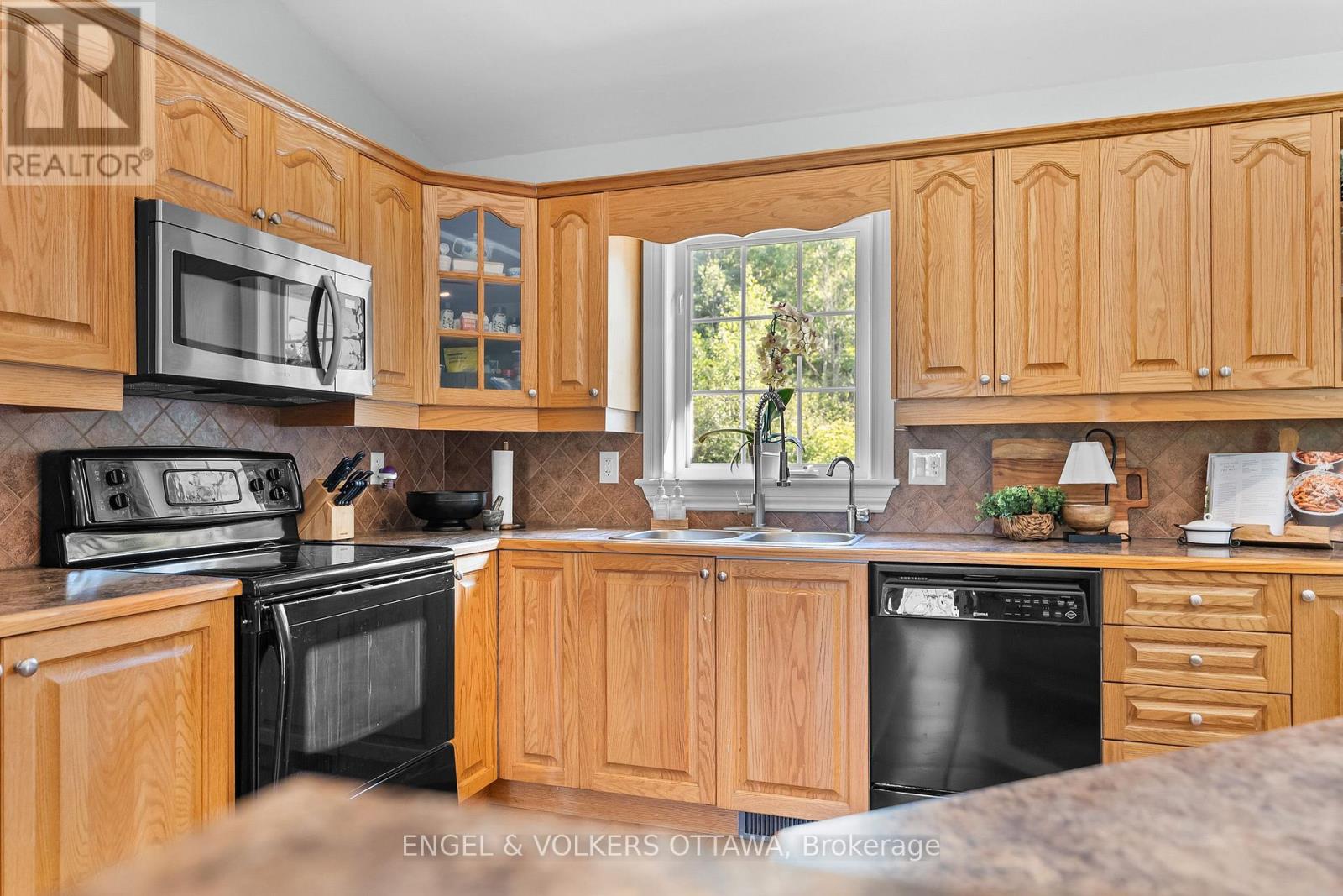 7005 MILLAR ROAD - 6