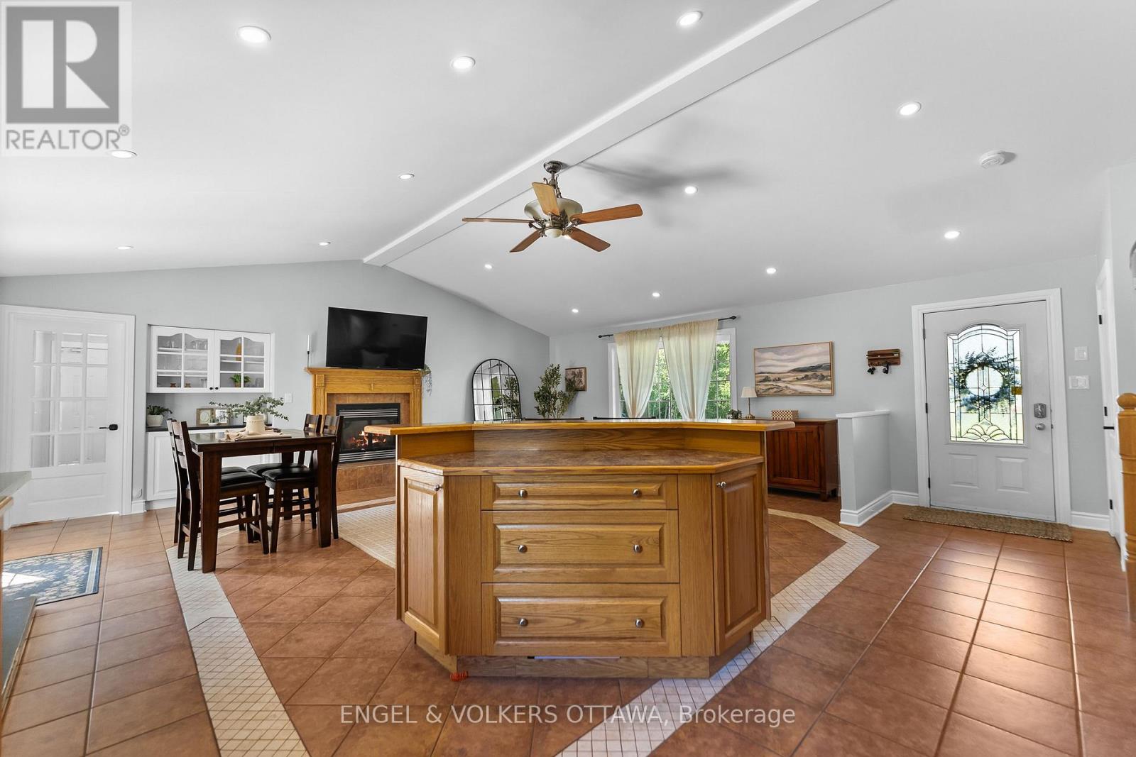7005 MILLAR ROAD - 8