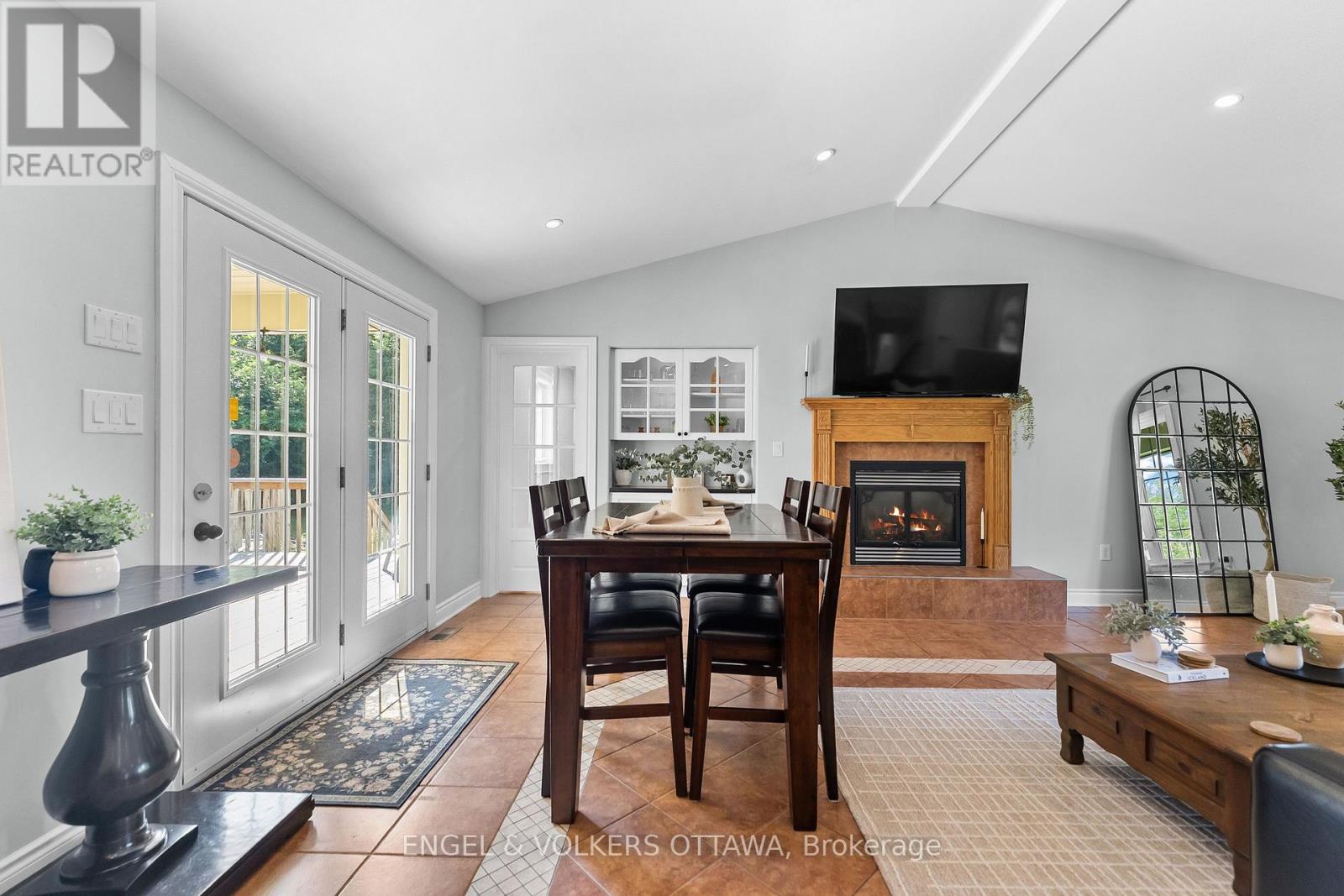 7005 MILLAR ROAD - 9