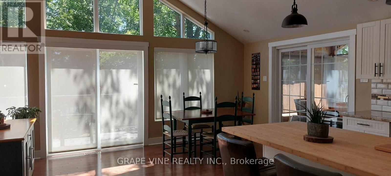20 BAY STREET - Image 15