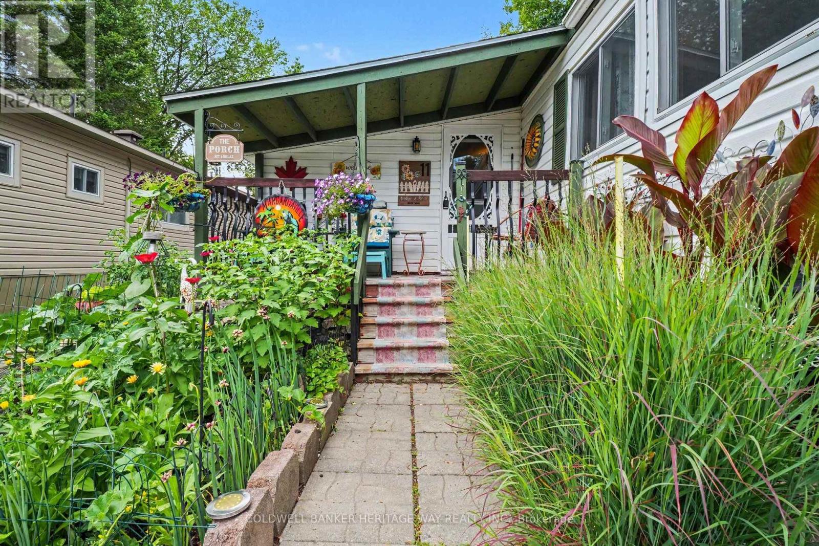 11 OAKWOOD STREET - 27