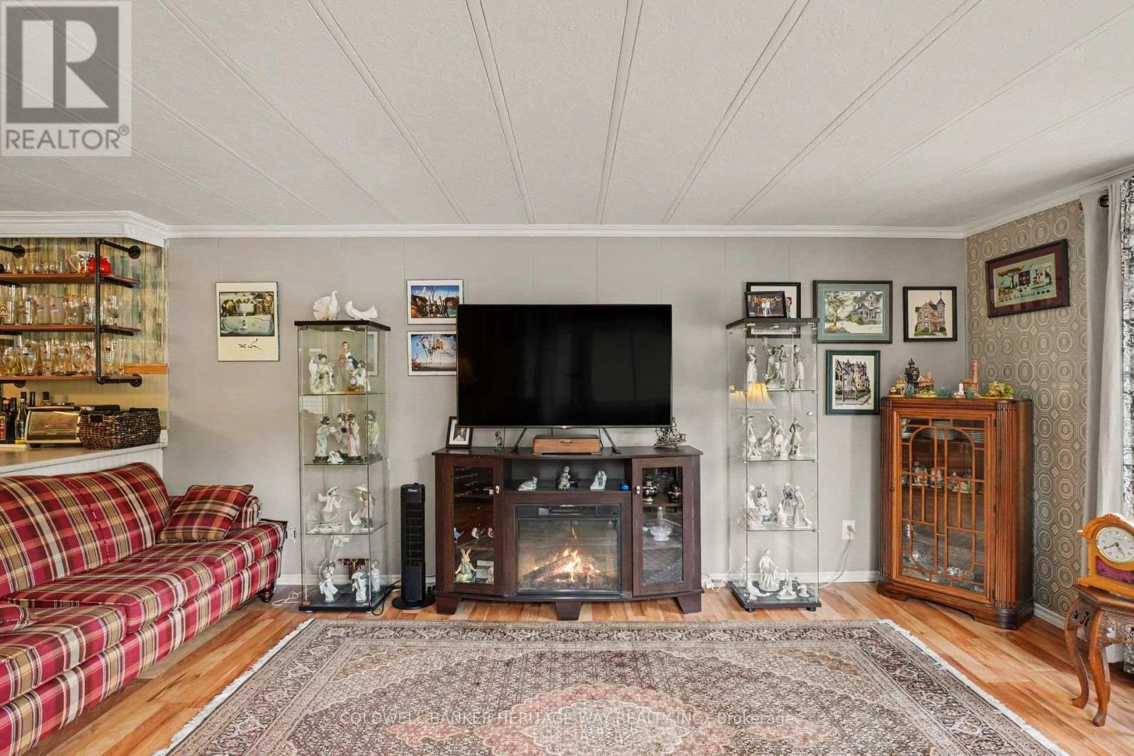 11 OAKWOOD STREET - 9