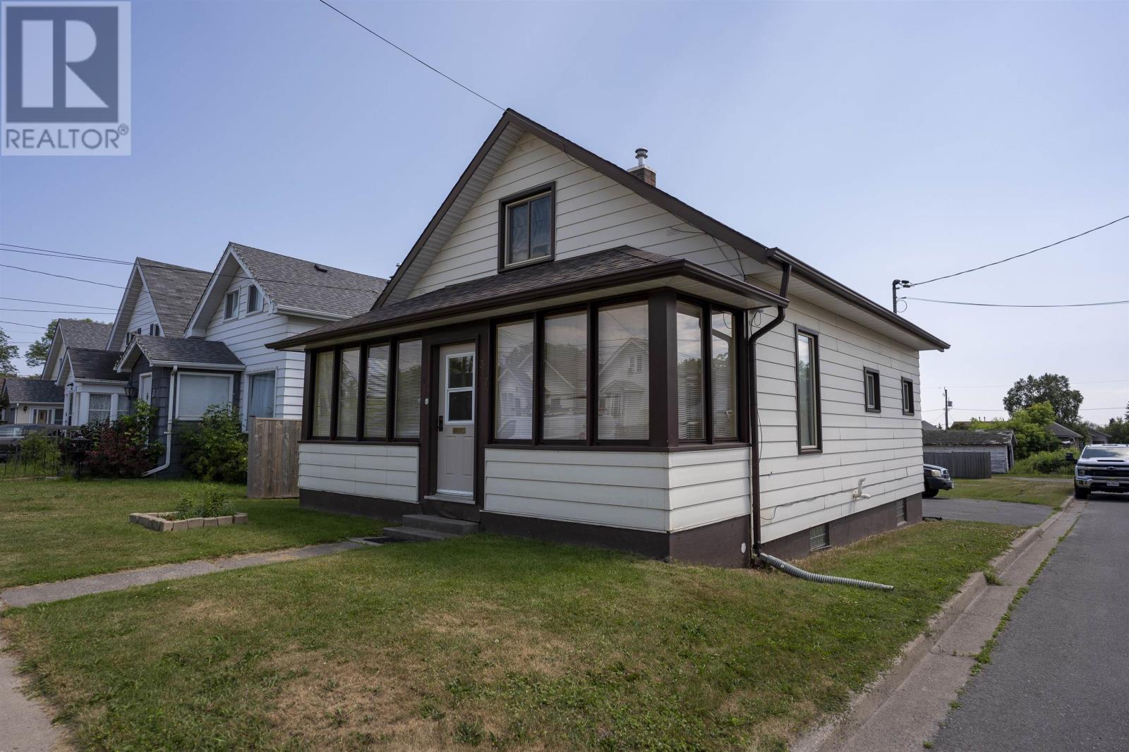 367 MARKLAND ST - 1