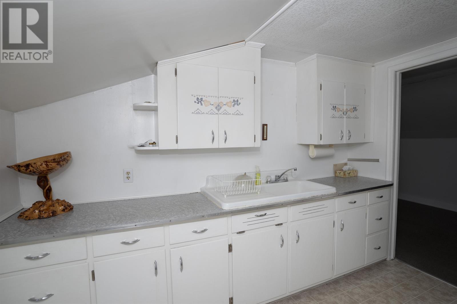367 MARKLAND ST - 24