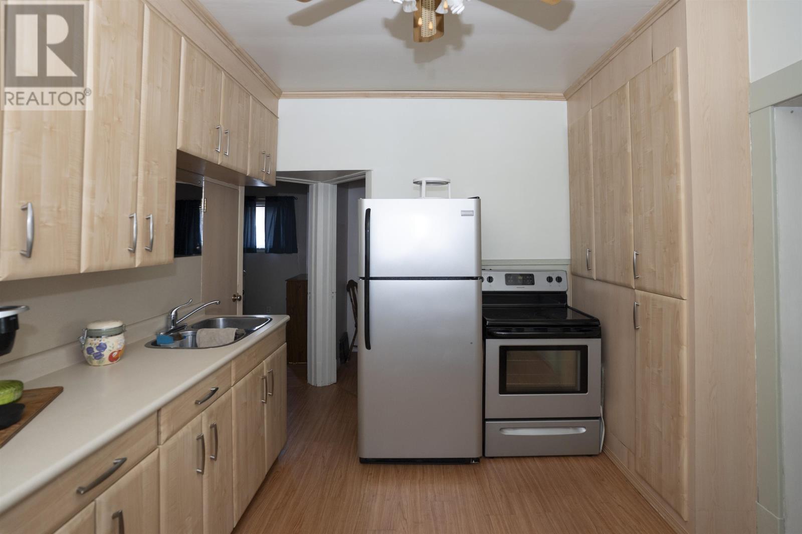 367 MARKLAND ST - 6