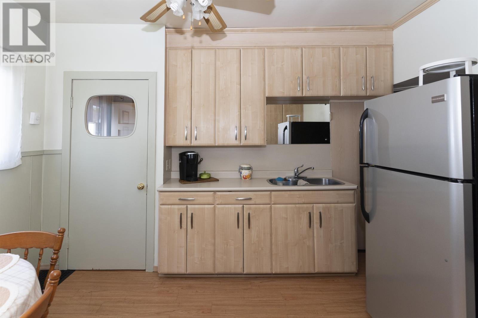 367 MARKLAND ST - 7
