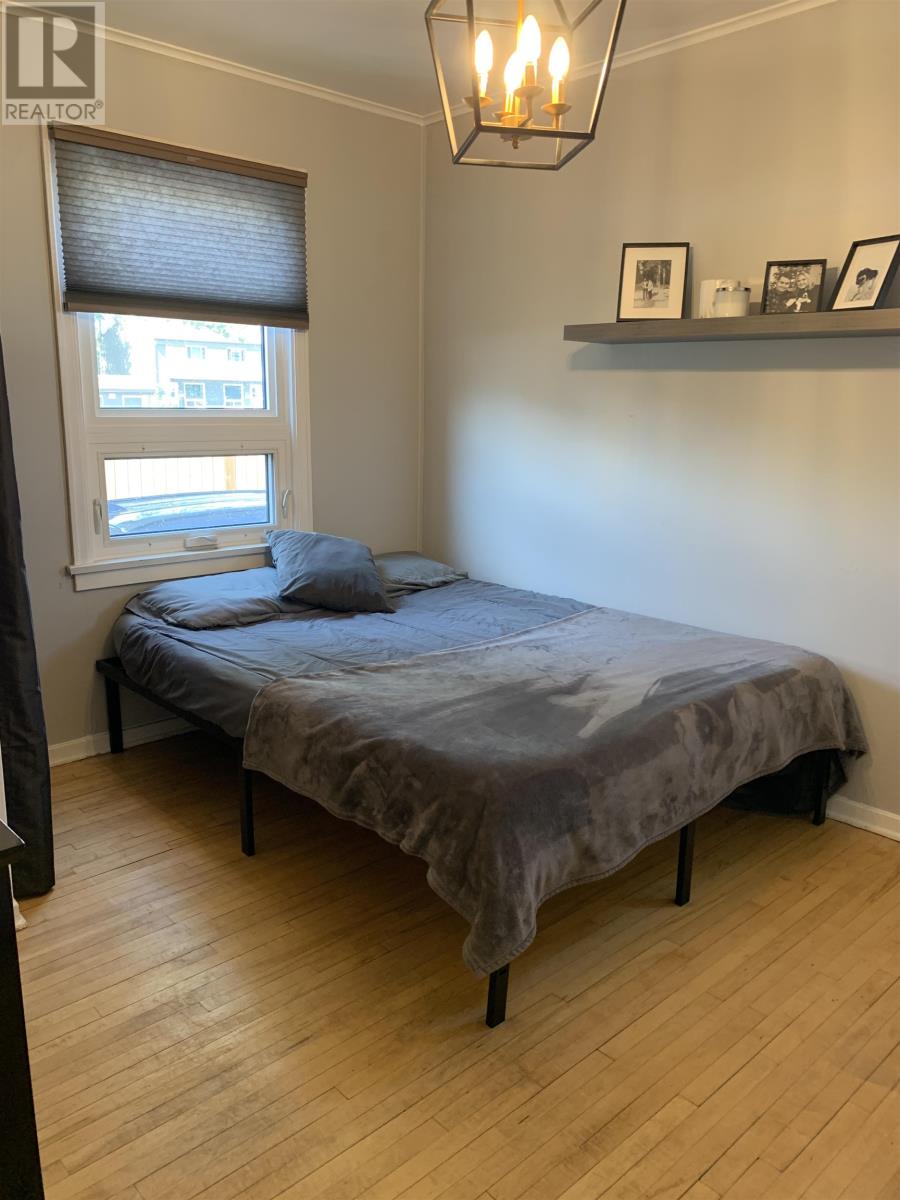 401 Christina Street W - 13