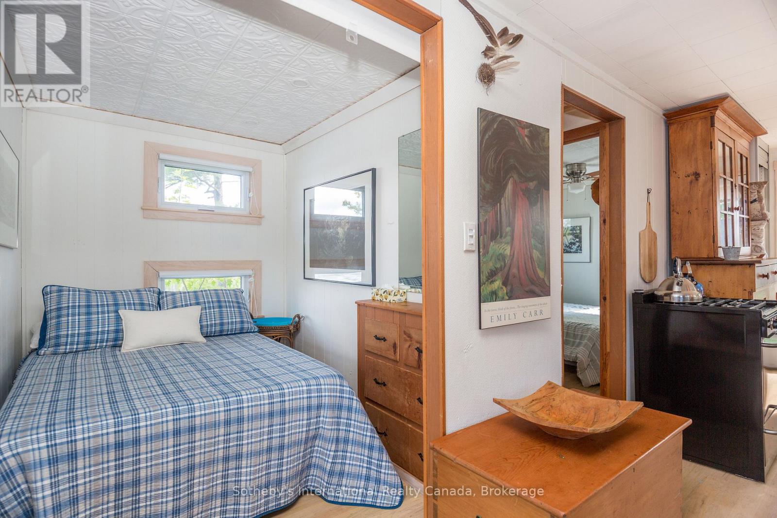 1 B277 ISLAND - 17