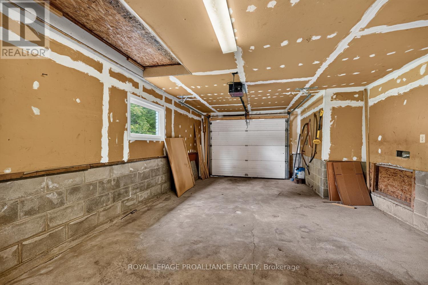 415 RAILWAY AVENUE - Image 22