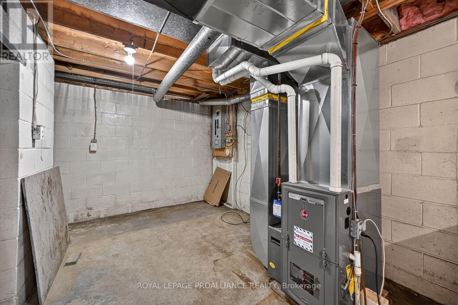 415 RAILWAY AVENUE - Image 27