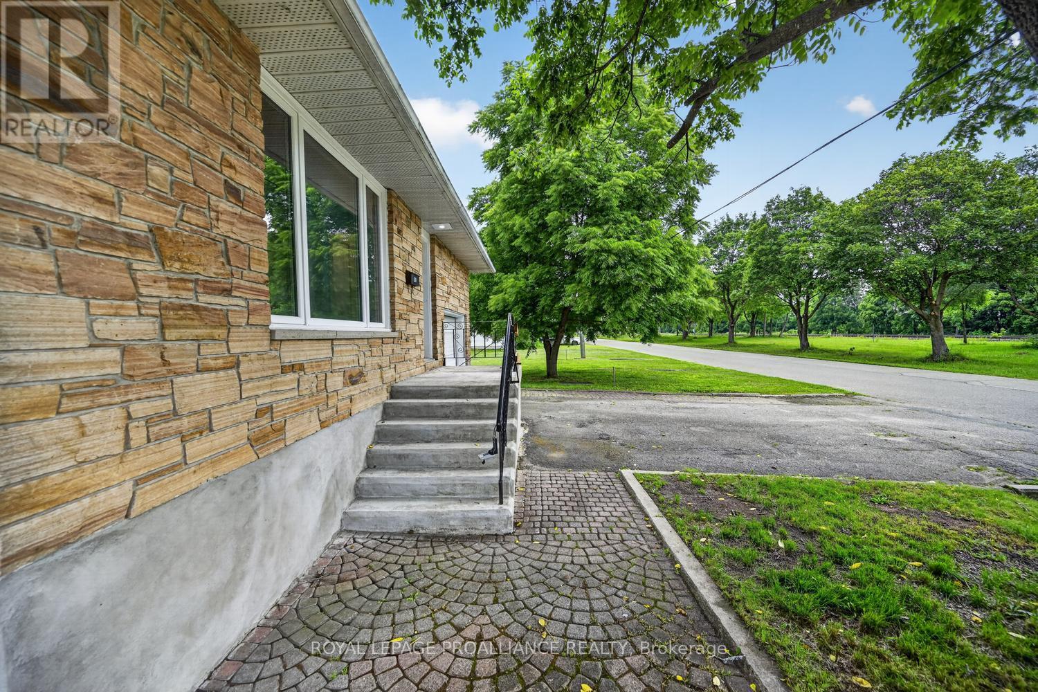 415 RAILWAY AVENUE - Image 3