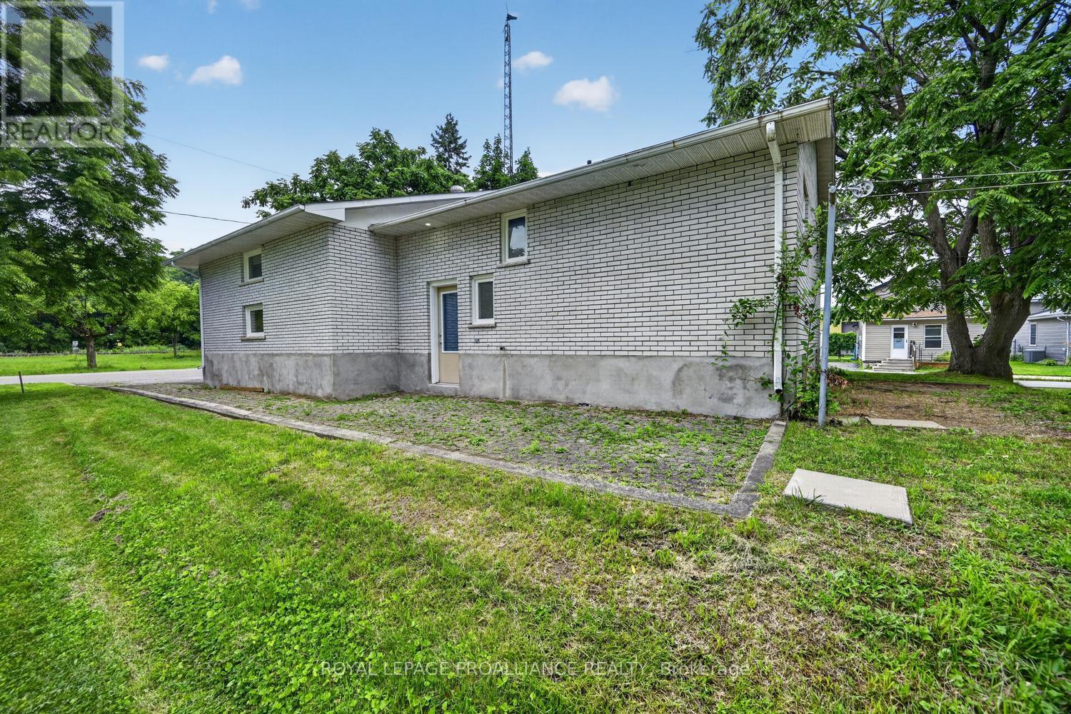415 RAILWAY AVENUE - Image 33