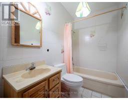 392 Eglinton Avenue W, Toronto, ON M5N1A2 Photo 26