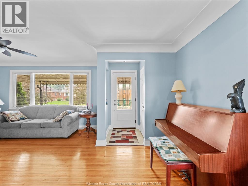 814 WATSON AVENUE - 10