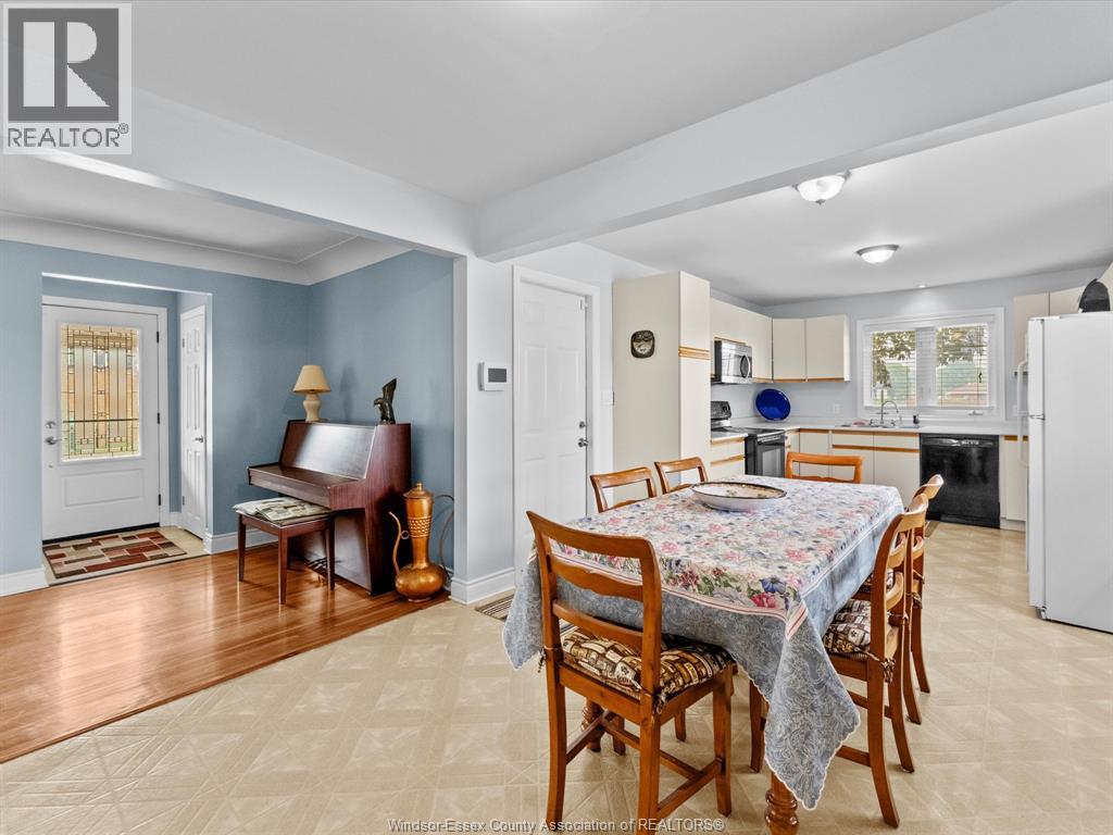 814 WATSON AVENUE - 12
