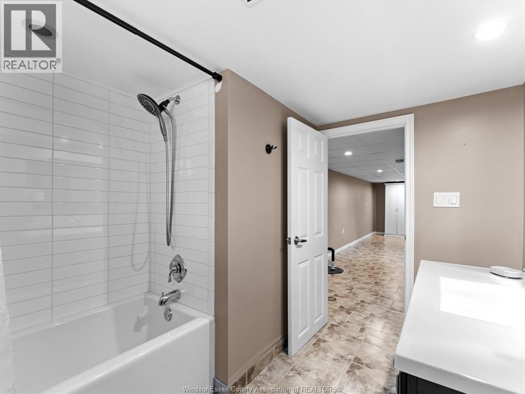 814 WATSON AVENUE - 30