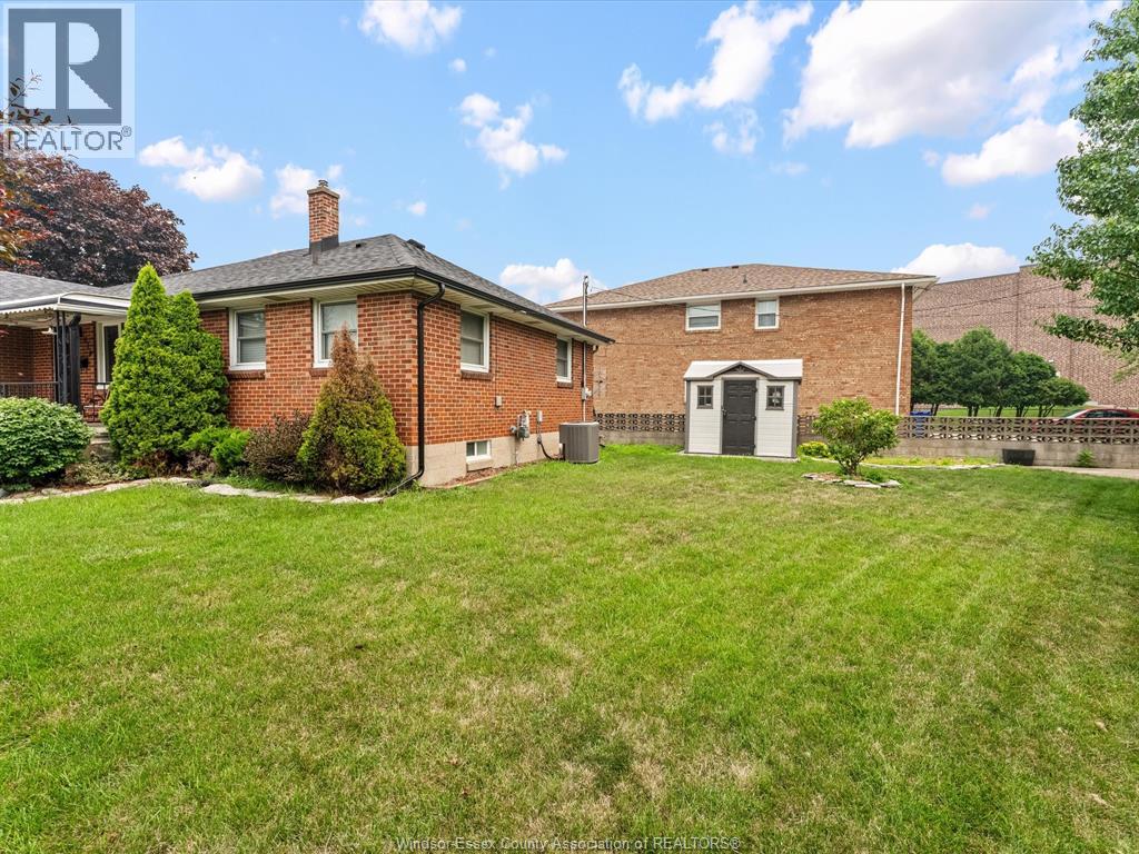 814 WATSON AVENUE - 33