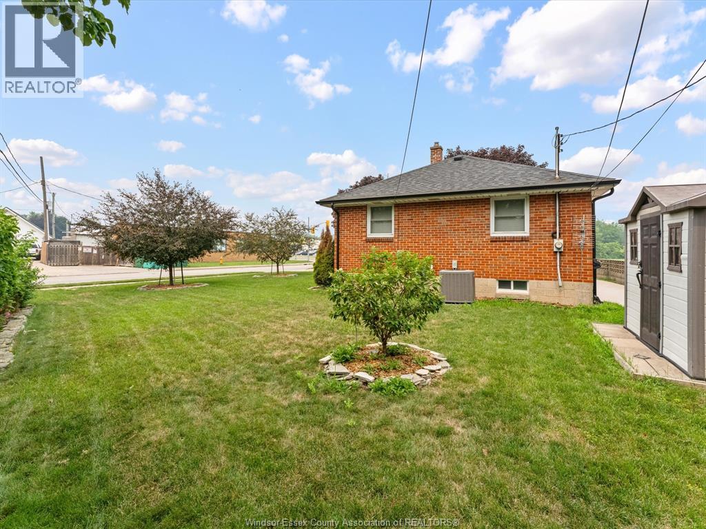 814 WATSON AVENUE - 34