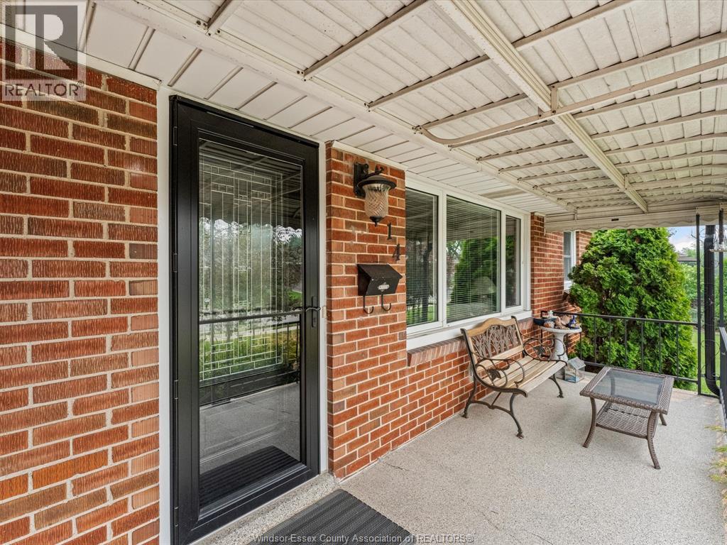 814 WATSON AVENUE - 5