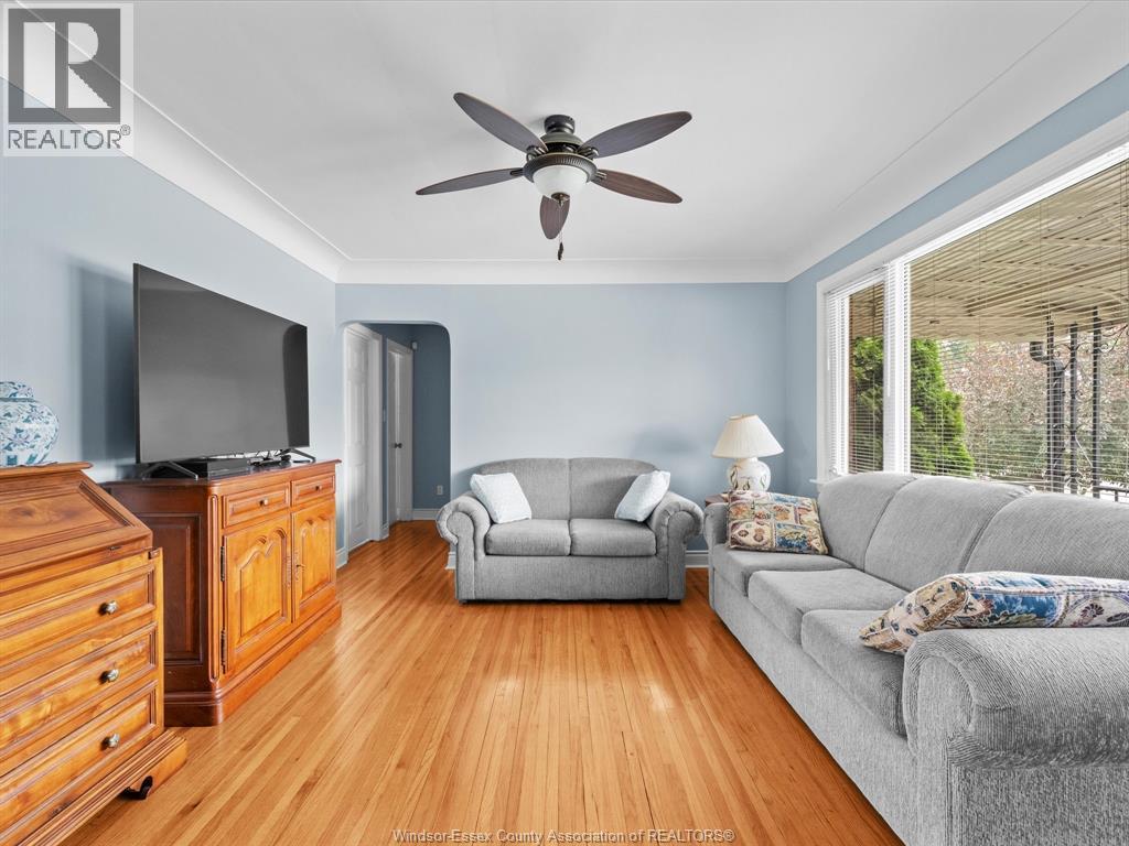 814 WATSON AVENUE - 7