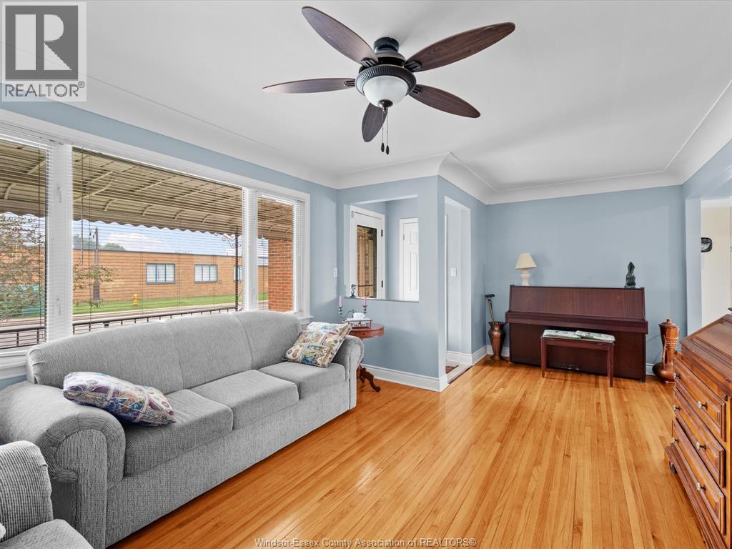 814 WATSON AVENUE - 8