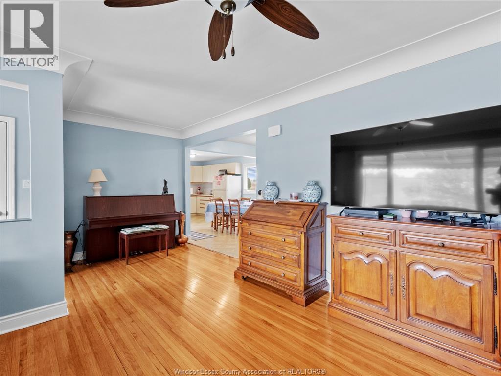 814 WATSON AVENUE - 9