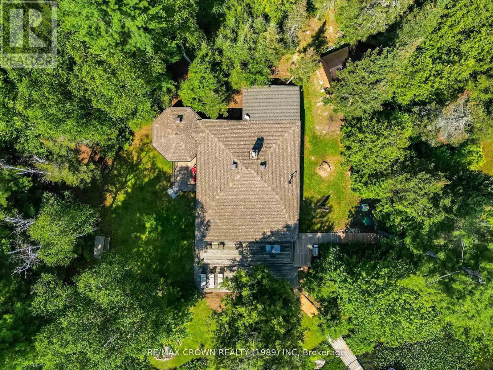 71 NORTHWOODS DRIVE C ISLAND - 36