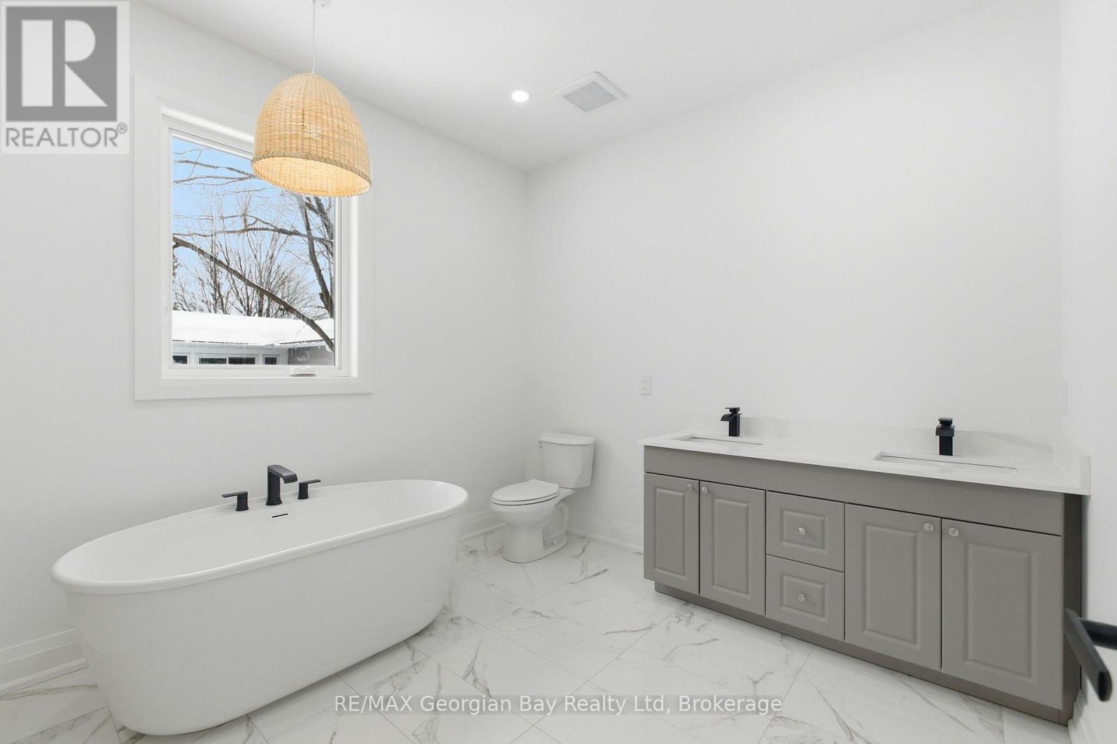 49 BEAUFORT CRESCENT - 17