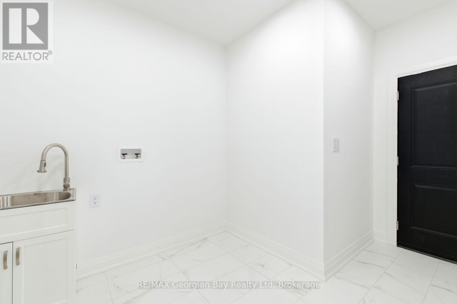 49 BEAUFORT CRESCENT - 25