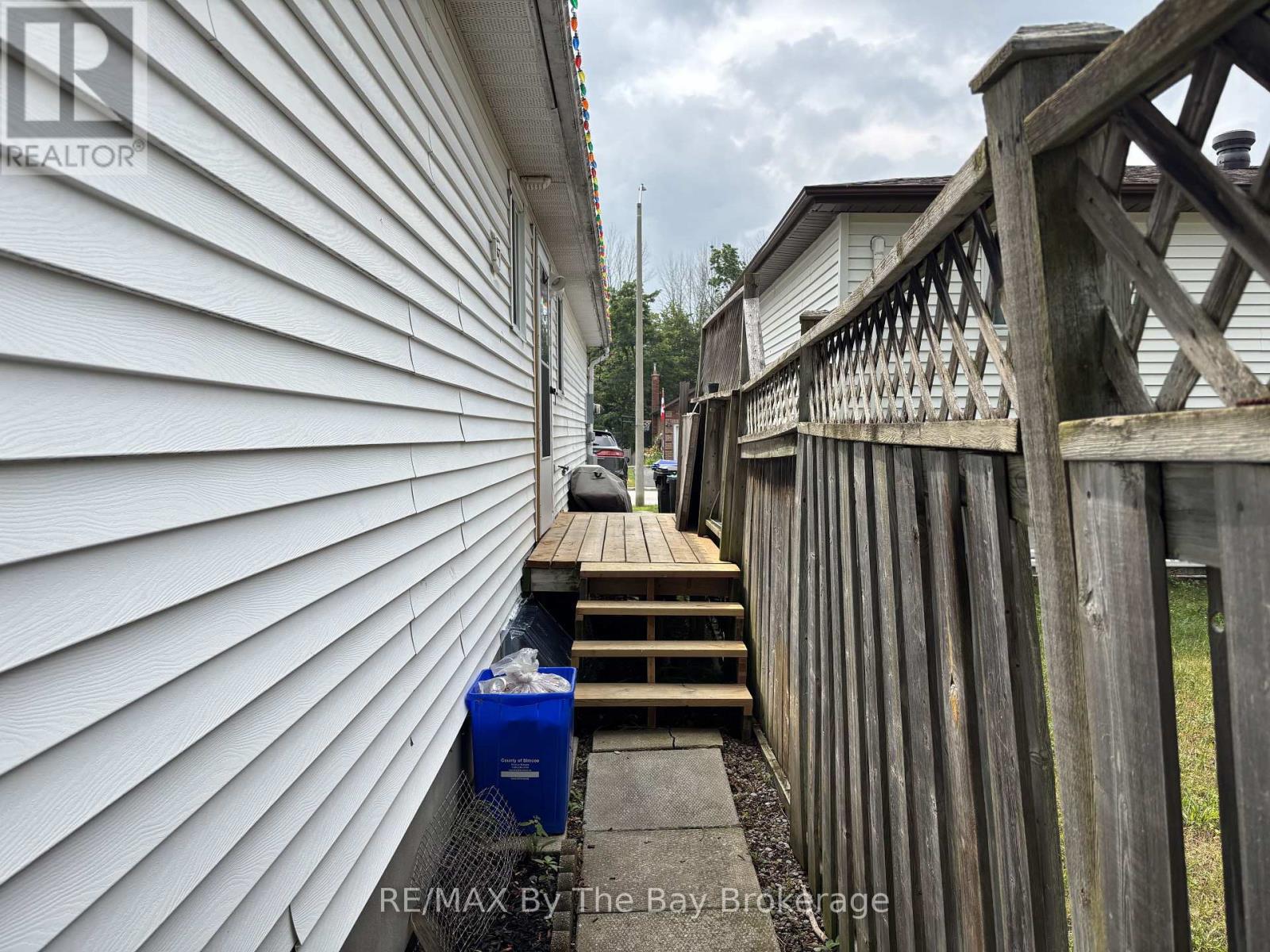 326 CHRISTINE DRIVE - 10