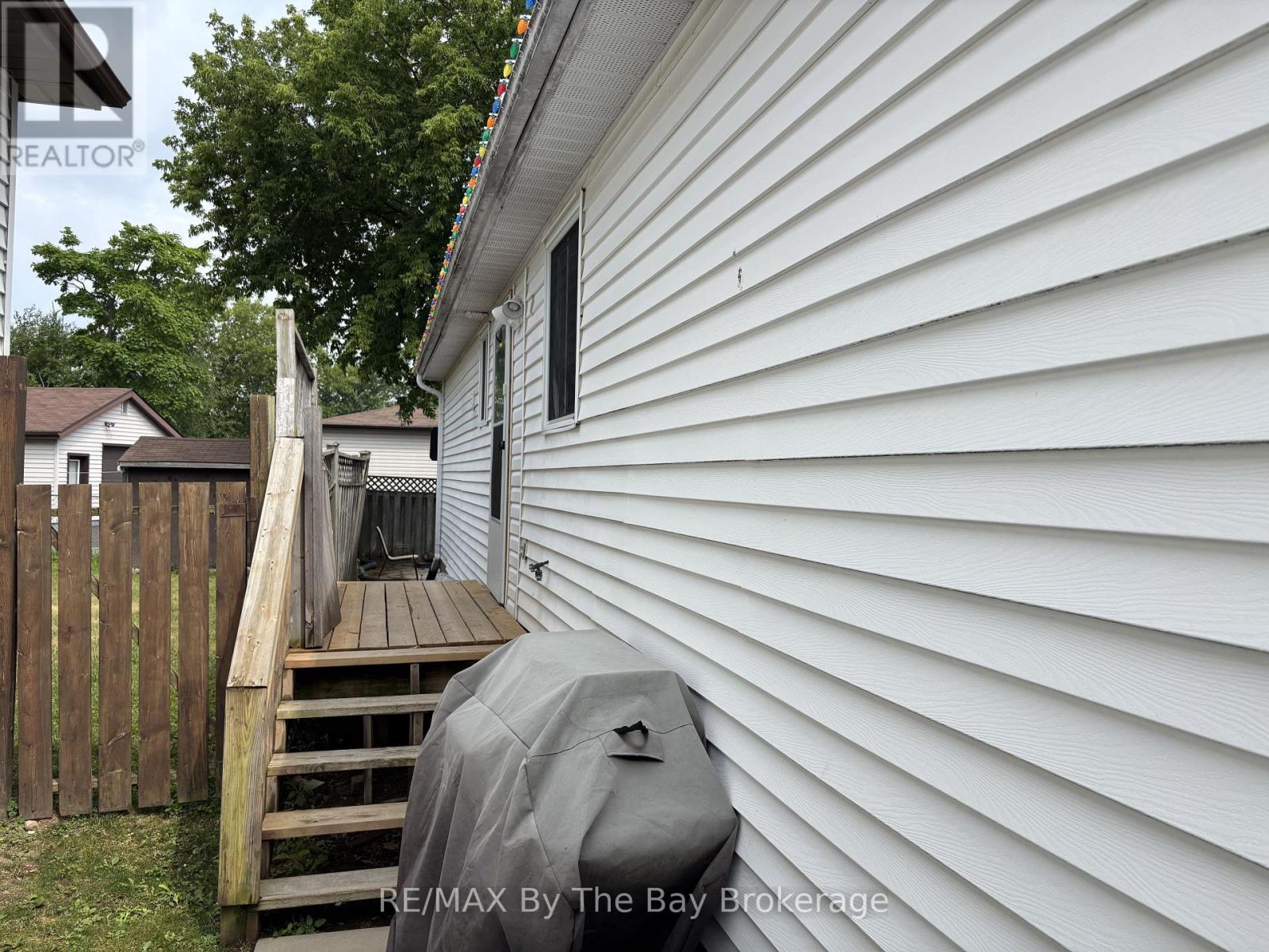 326 CHRISTINE DRIVE - 11