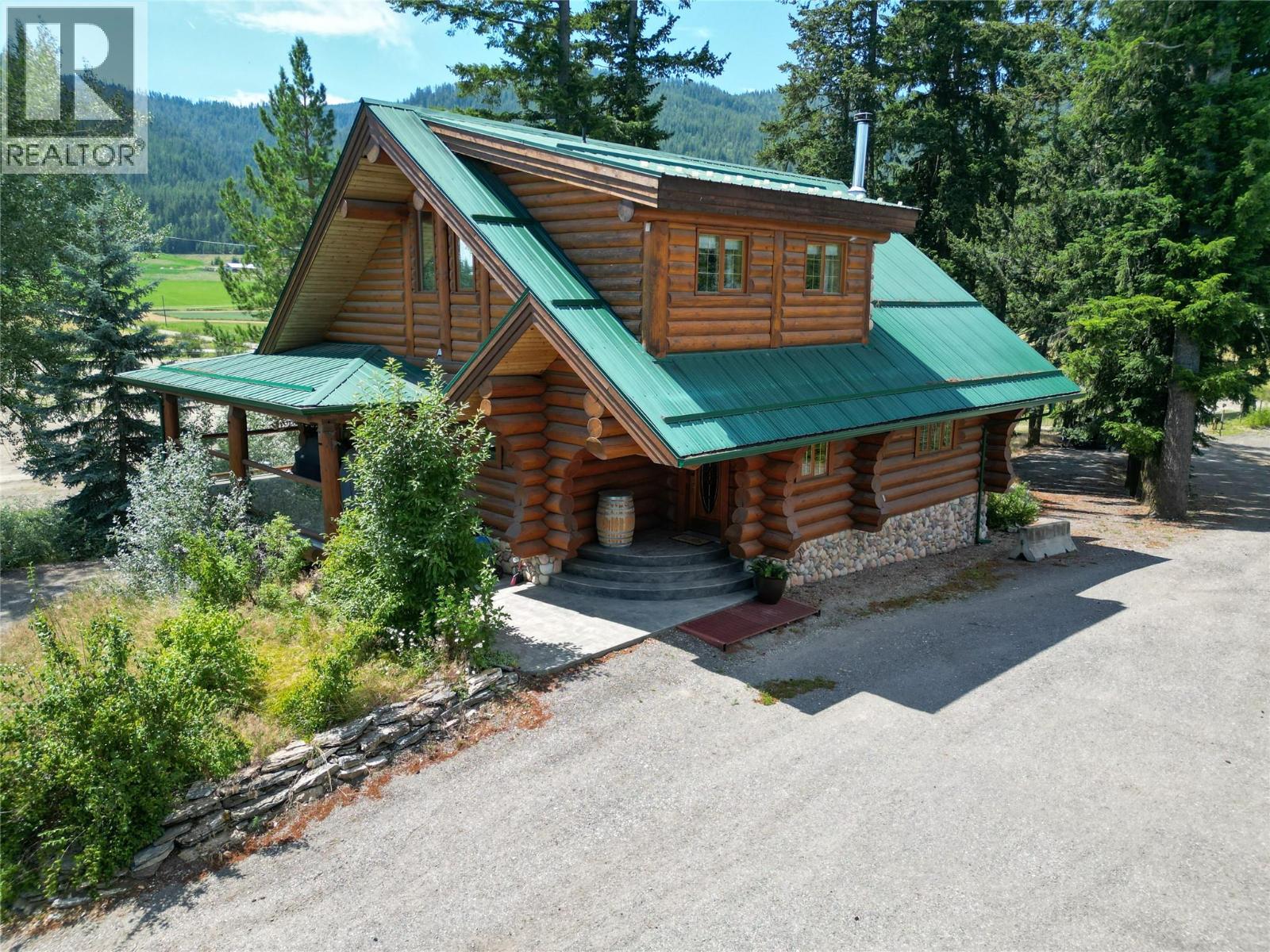  3030 40 Street Southeast, Salmon Arm