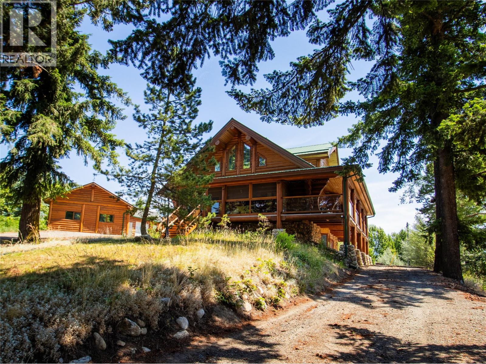  3030 40 Street Southeast, Salmon Arm