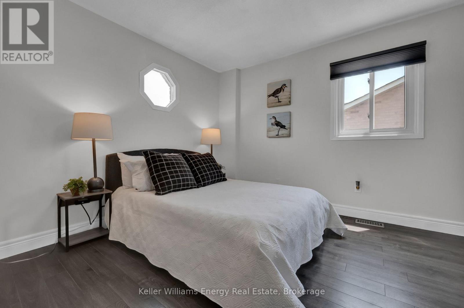 25 FIELDVIEW CRESCENT - 20