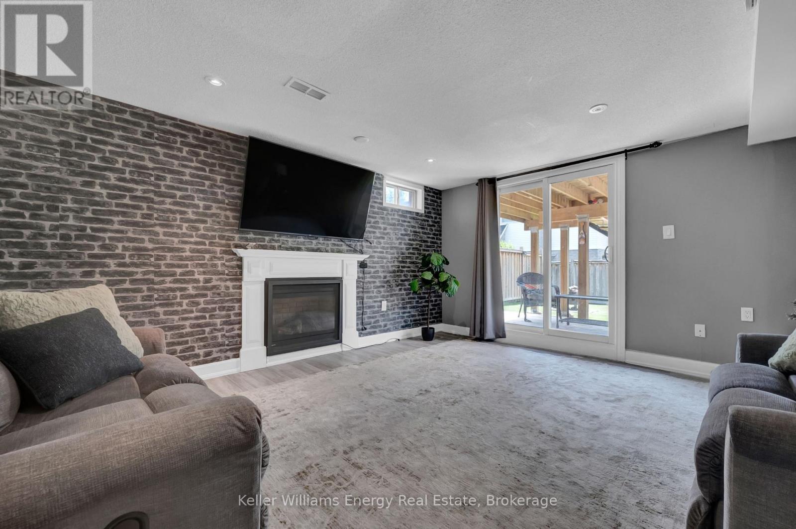 25 FIELDVIEW CRESCENT - 25