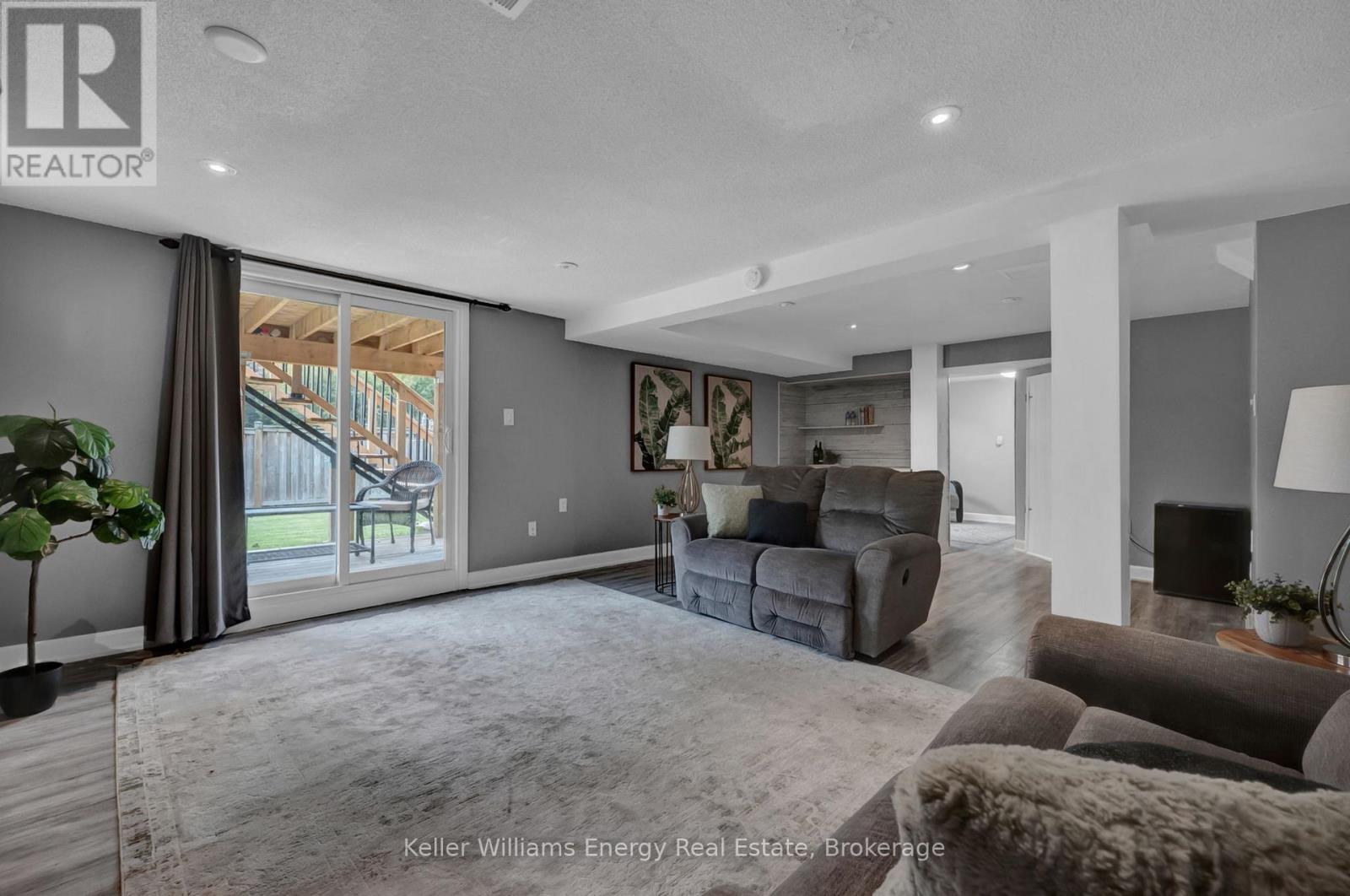 25 FIELDVIEW CRESCENT - 27
