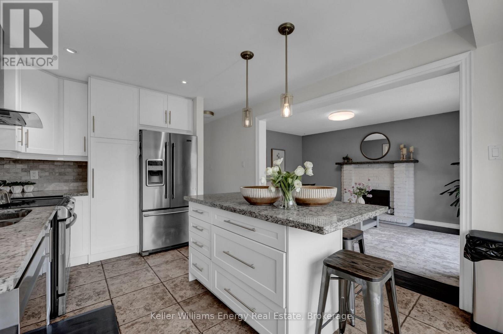 25 FIELDVIEW CRESCENT - 3