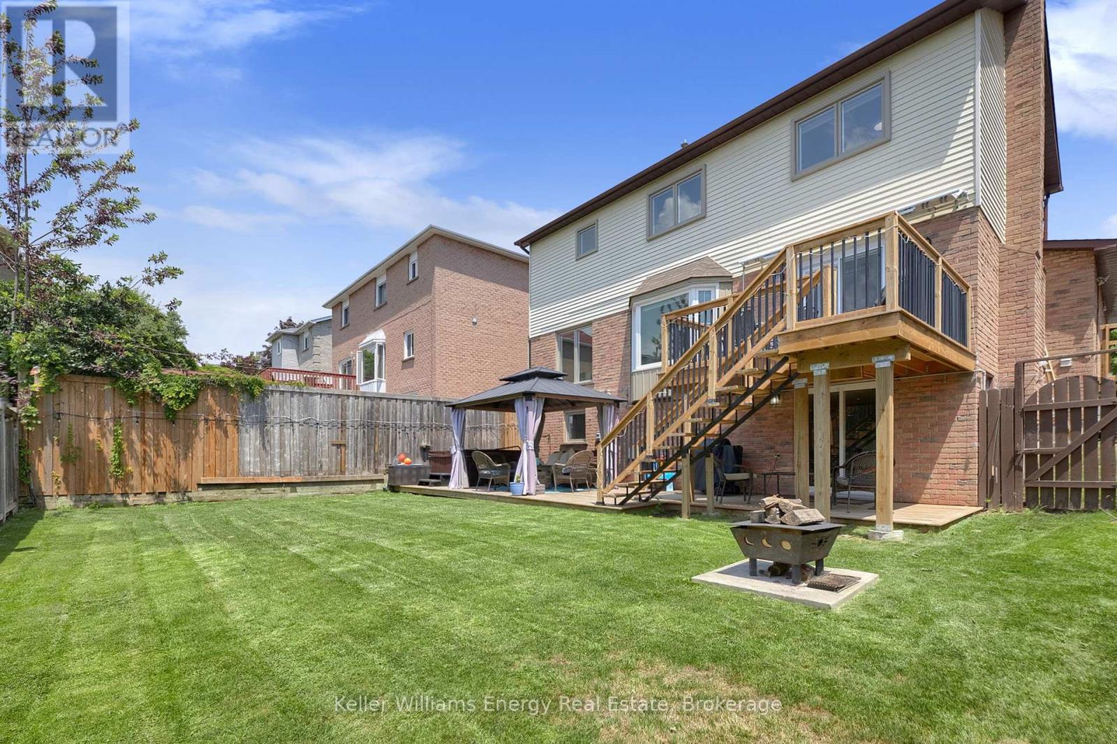 25 FIELDVIEW CRESCENT - 36