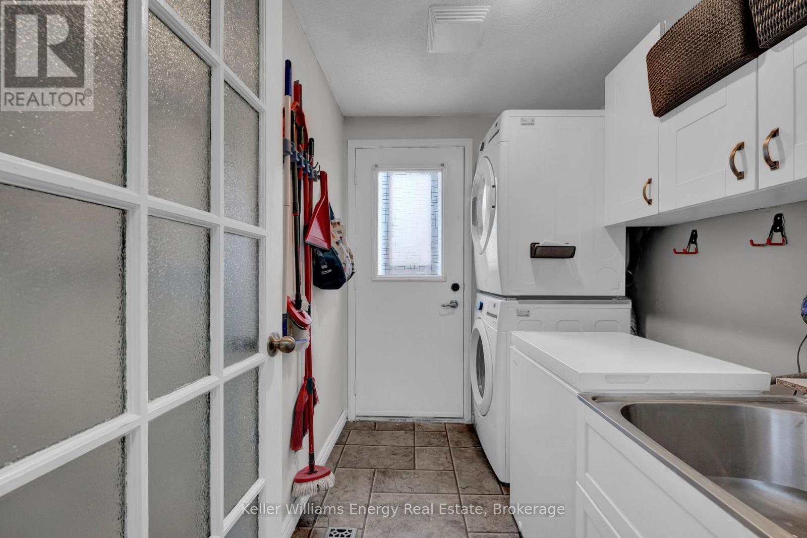 25 FIELDVIEW CRESCENT - 39