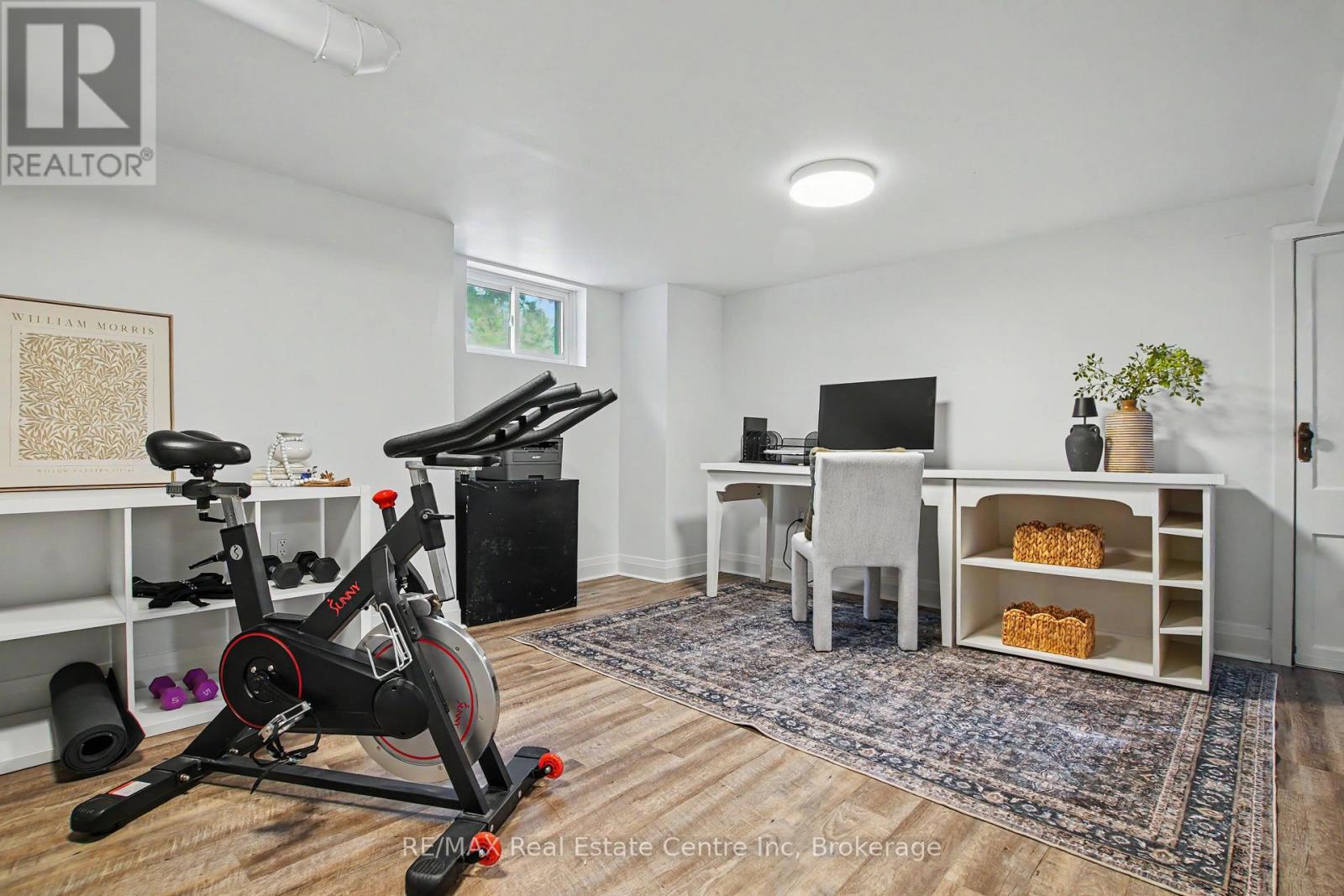 15 ELGIN STREET N - 19