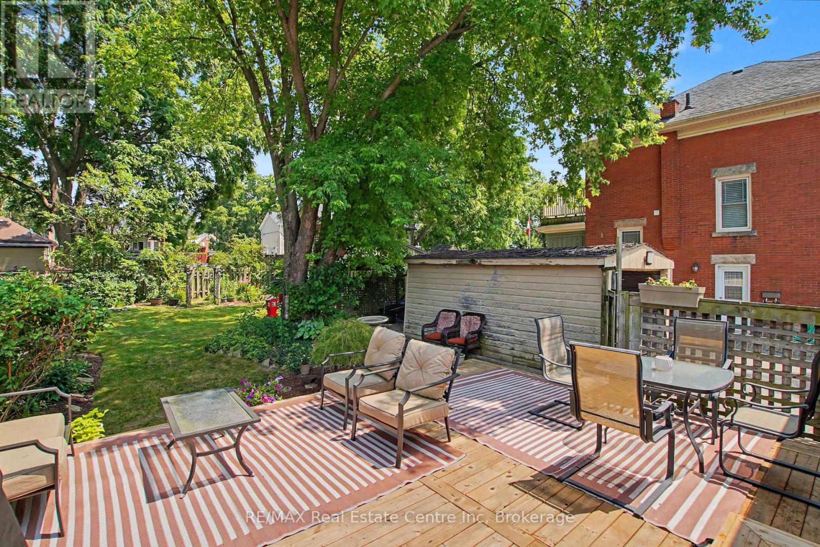 15 ELGIN STREET N - 23