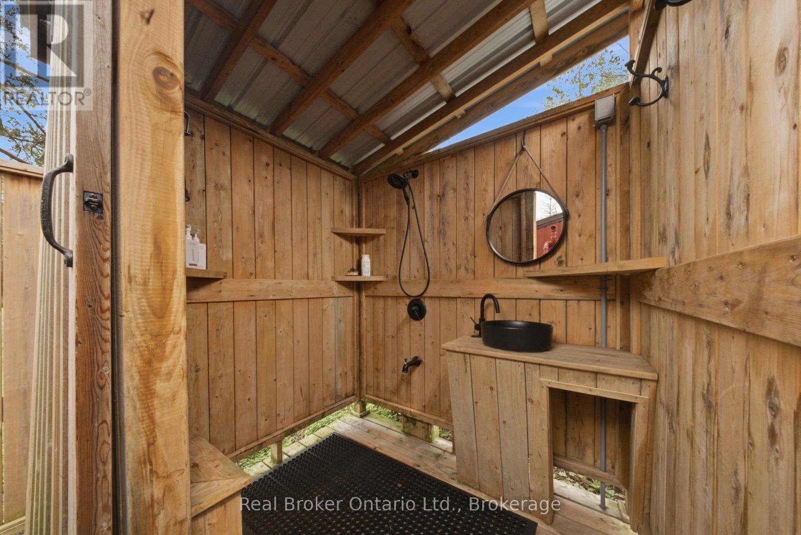 111 WILSON DRIVE - Image 8