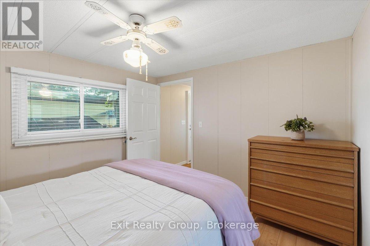 7 DOVE LANE - 19