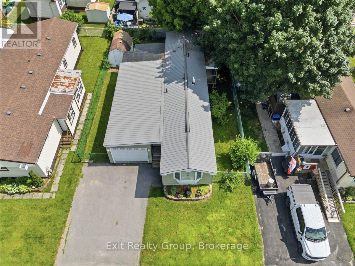 7 DOVE LANE - 32