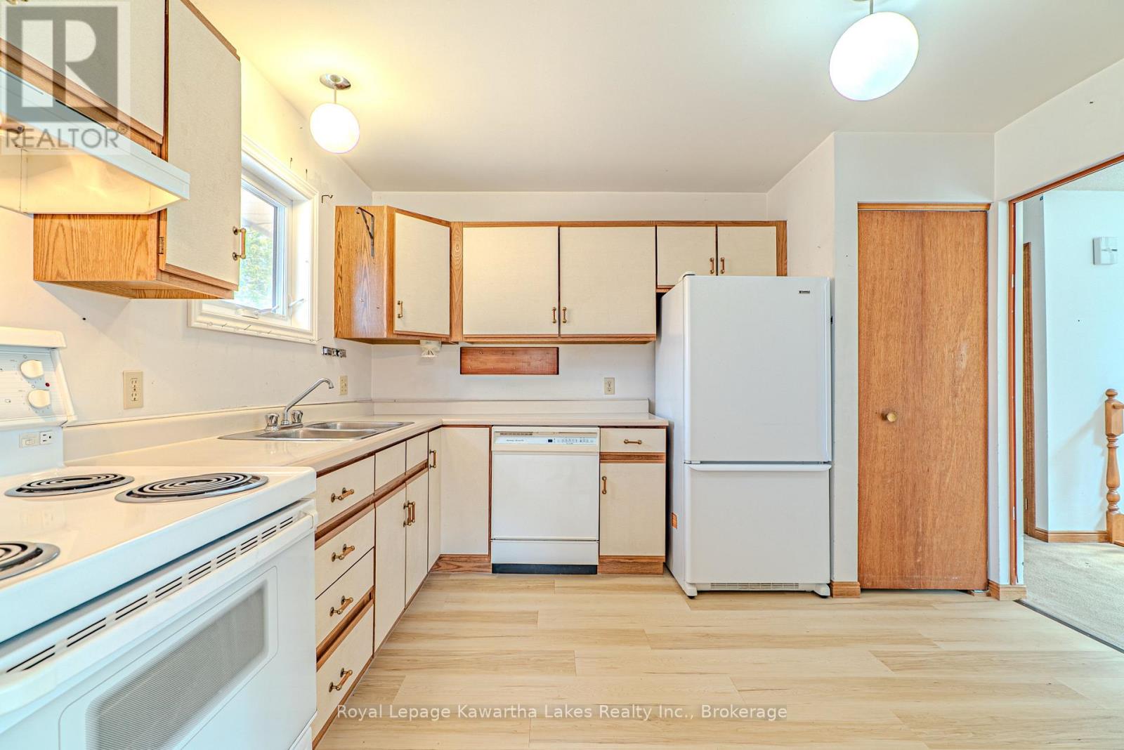 182 COLBORNE STREET W - 12